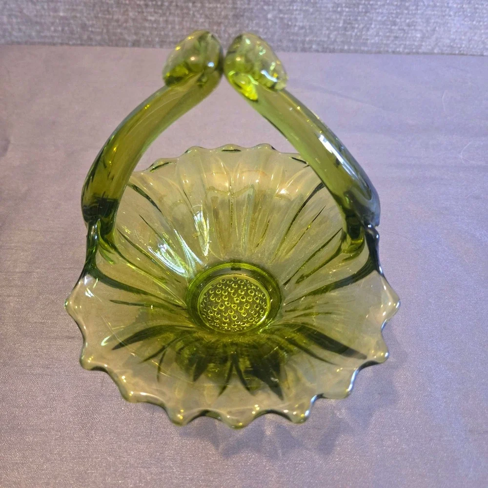 VTG Olive Green Glass Candy Basket Bowl Sunflower Look Pinched Kissing Handle